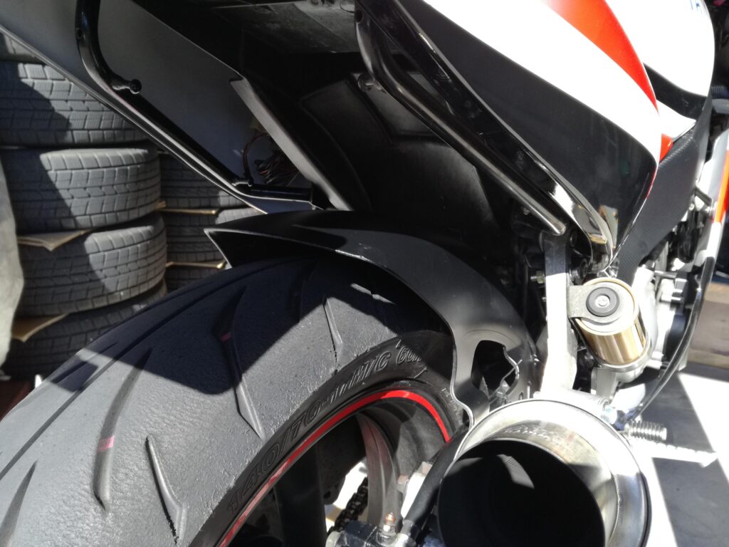 才谷屋 GPフロントフェンダー のパーツレビュー | FZR250(えぐち